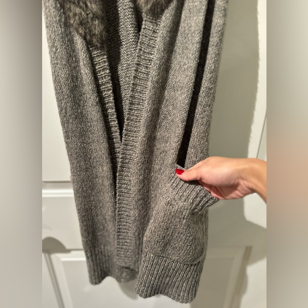 DKNY Faux Fur Collar Cardigan Knit Vest - Picture 5 of 6